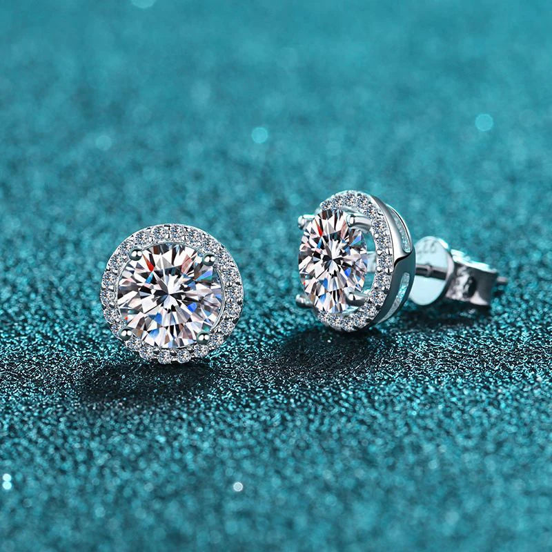 NeeTim Moissanite Stud Earrings for Women