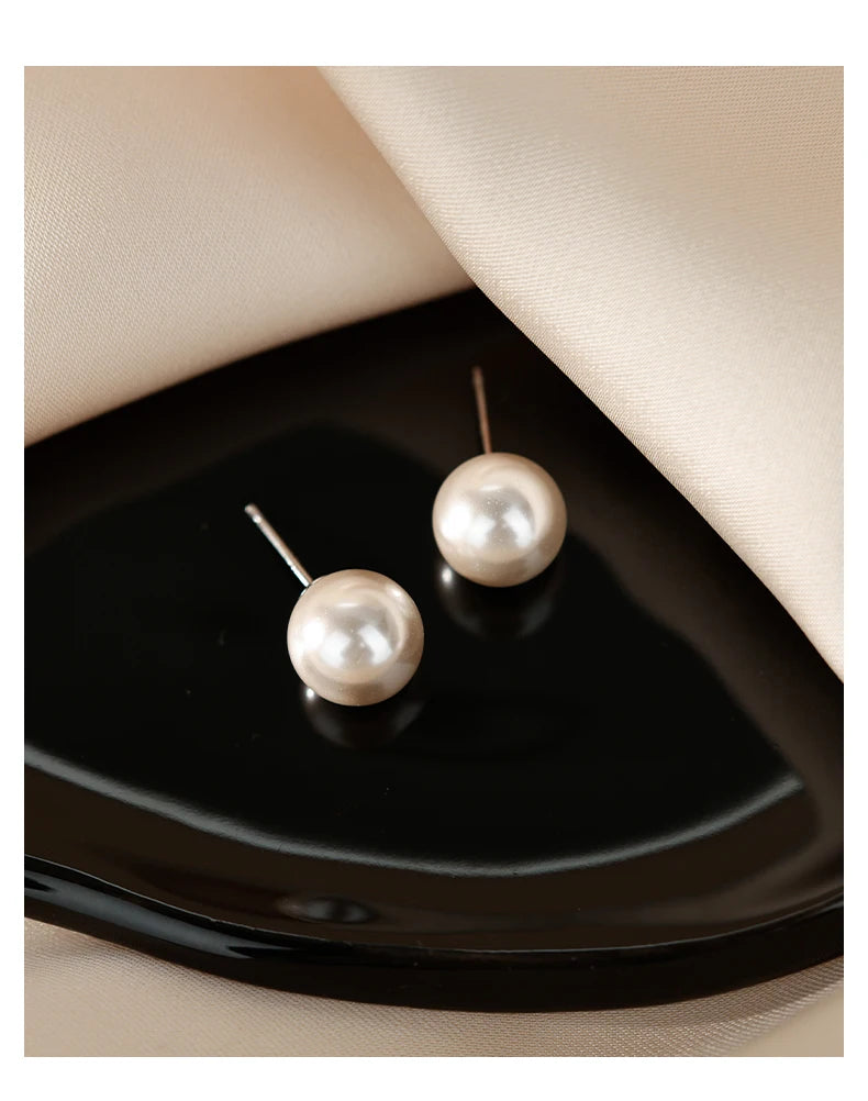 Sterling silver pearl stud earrings