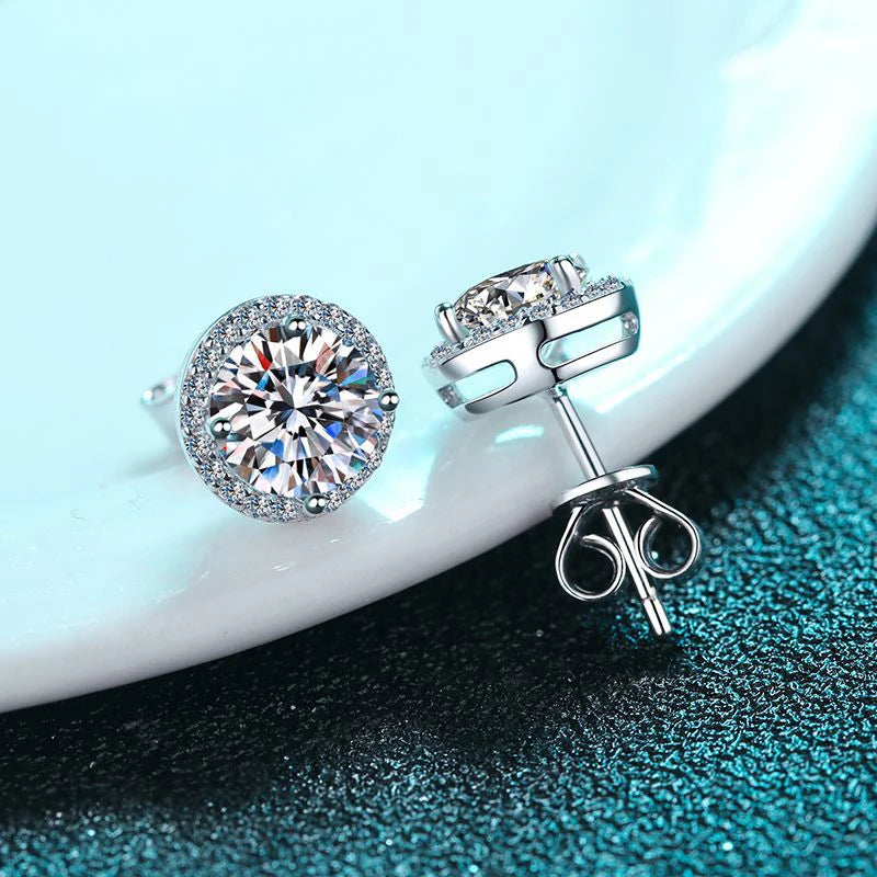 NeeTim Moissanite Stud Earrings for Women